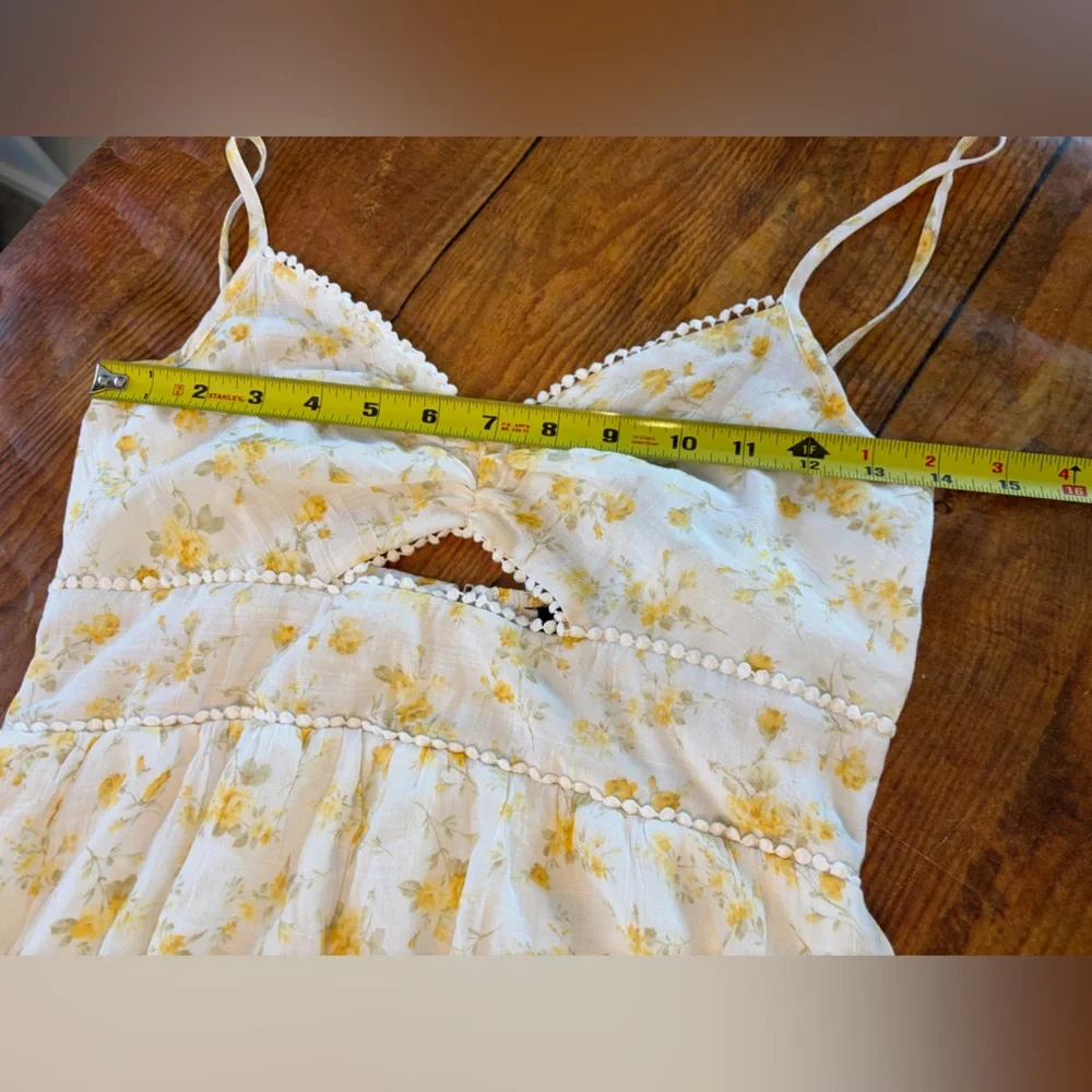 Trixxi White and Yellow Floral Midi Dress - Picture 6 of 6